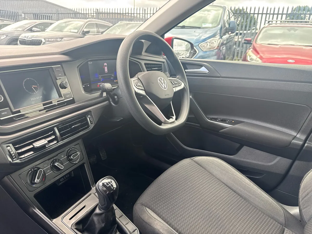 2022 Volkswagen Polo 1.0 MPI - Image 3