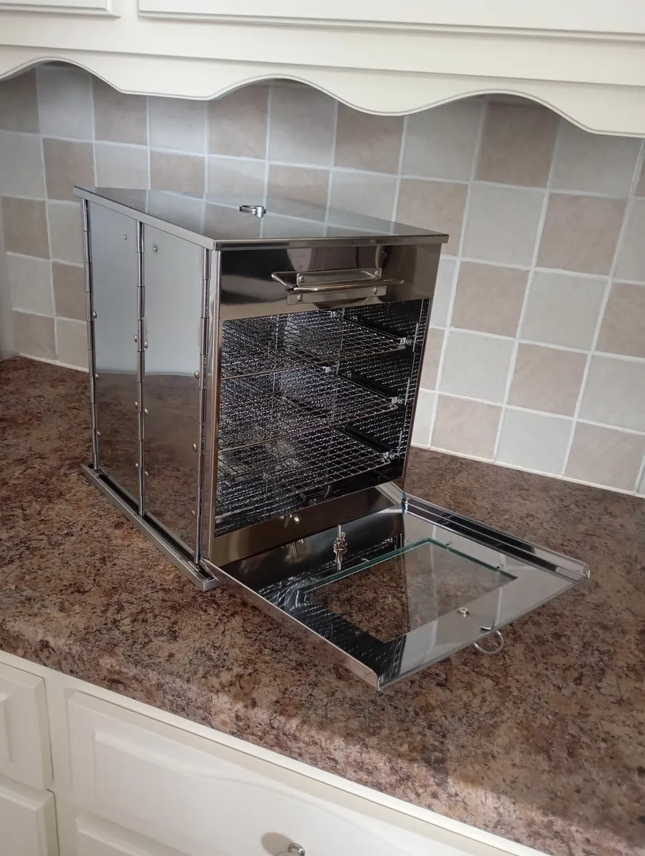 Portable Camping Oven and Accessories (New) - Image 3