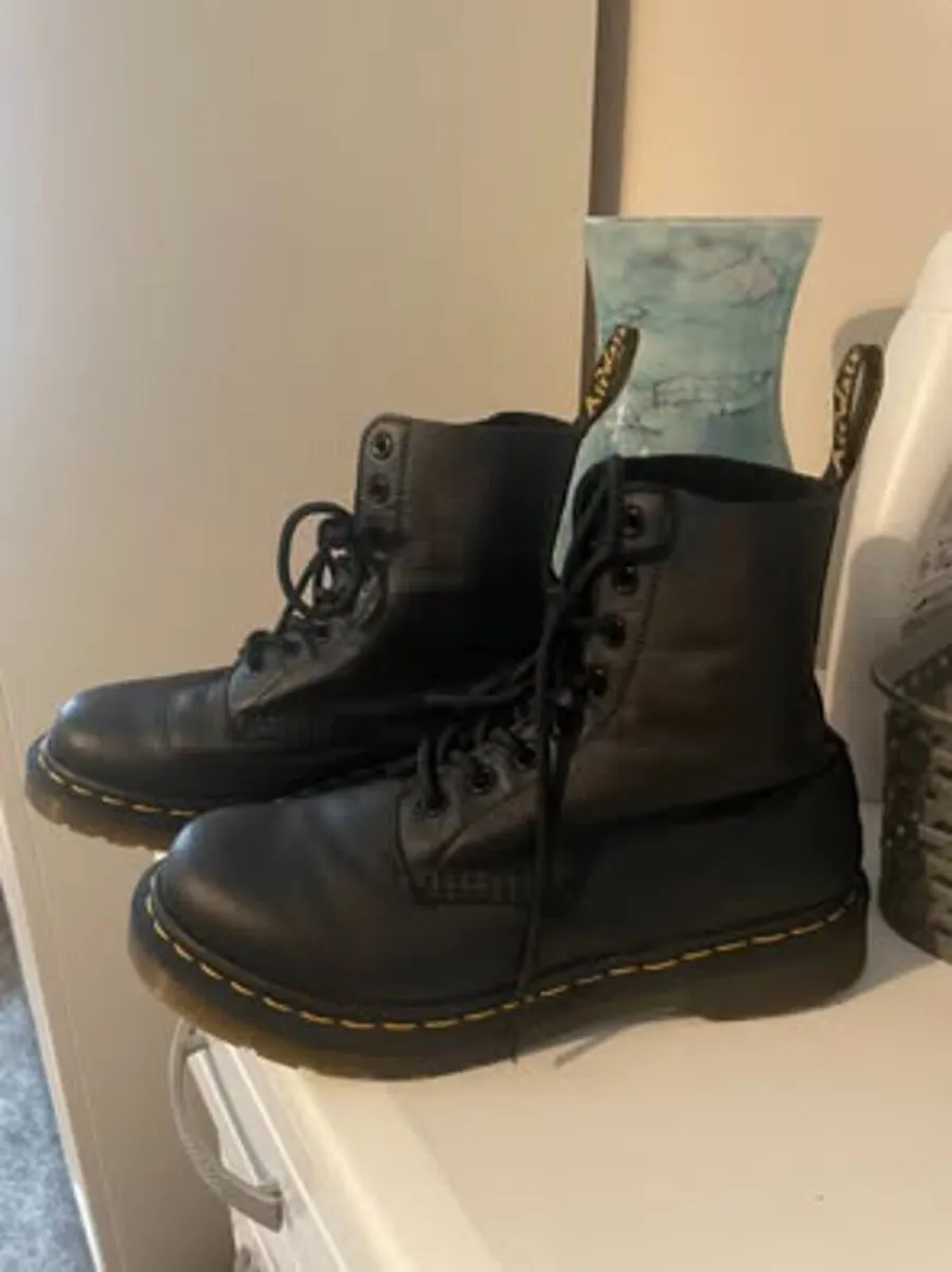 Dr Martens Black Leather Boots UK5 - Image 2