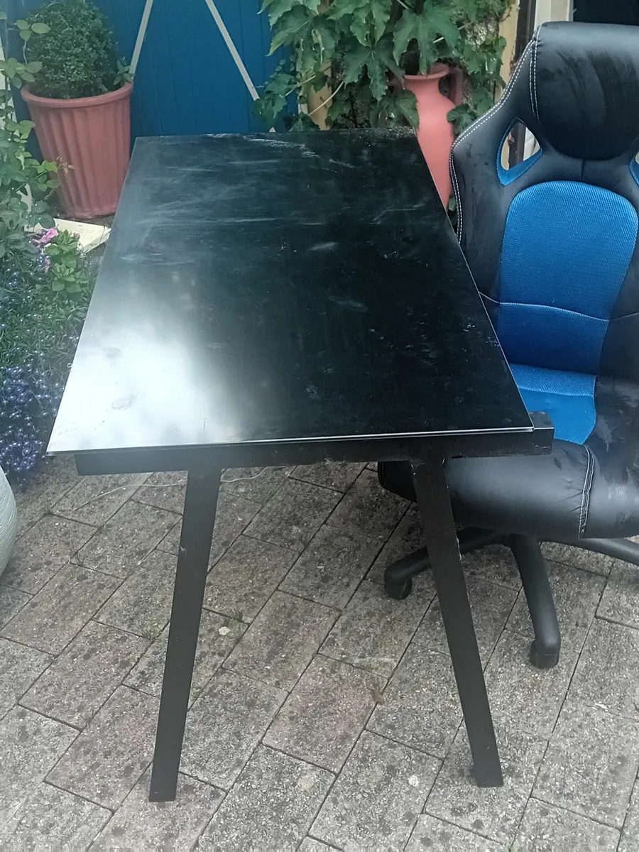 Student table - Image 3