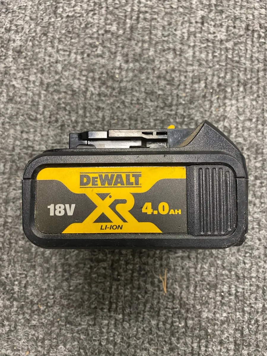 Dewalt 4AH Battery - Image 1