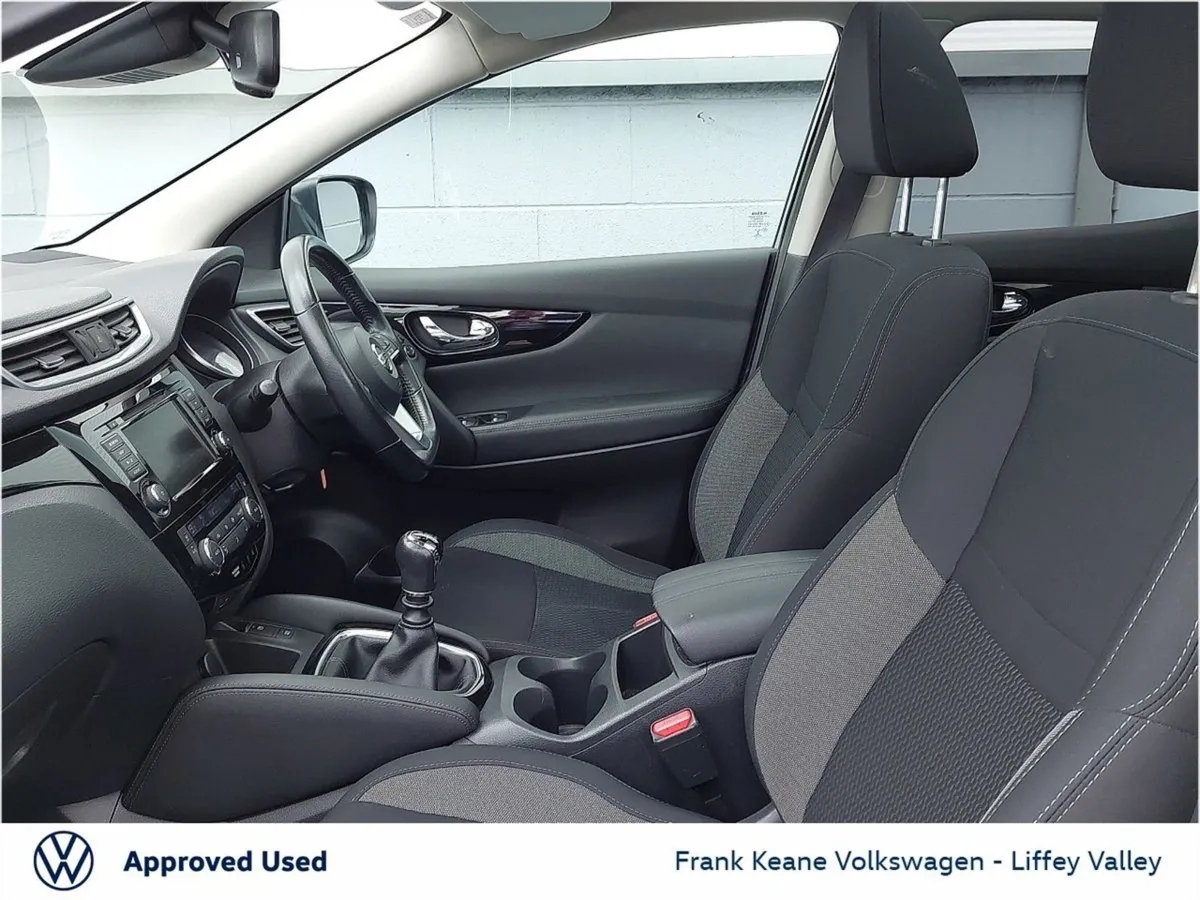 Nissan QASHQAI SV 1.3 Petrol  rear View Camera pa - Image 4