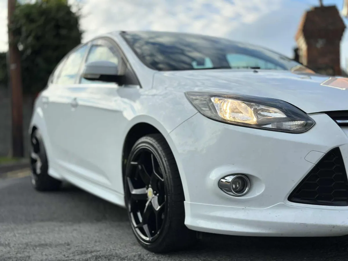 Ford Focus zetec sport Diesel - Image 3