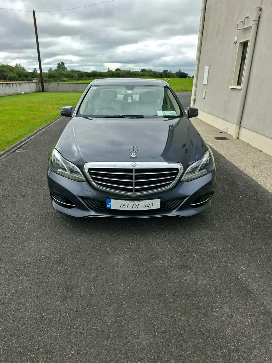 E220 MERCEDES - Image 1