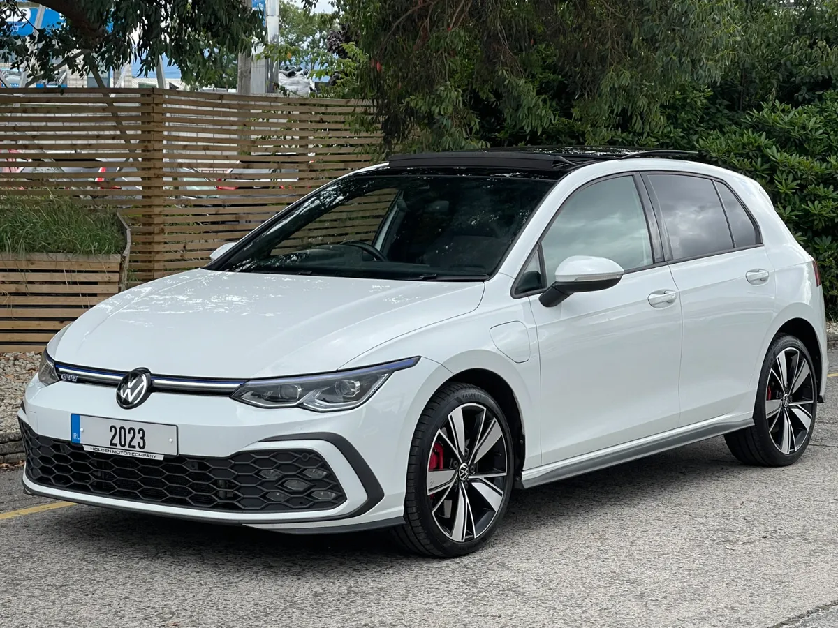 2023 Volkswagen Golf GTE.SUNROOF...HEAD UP DISPLAY - Image 2