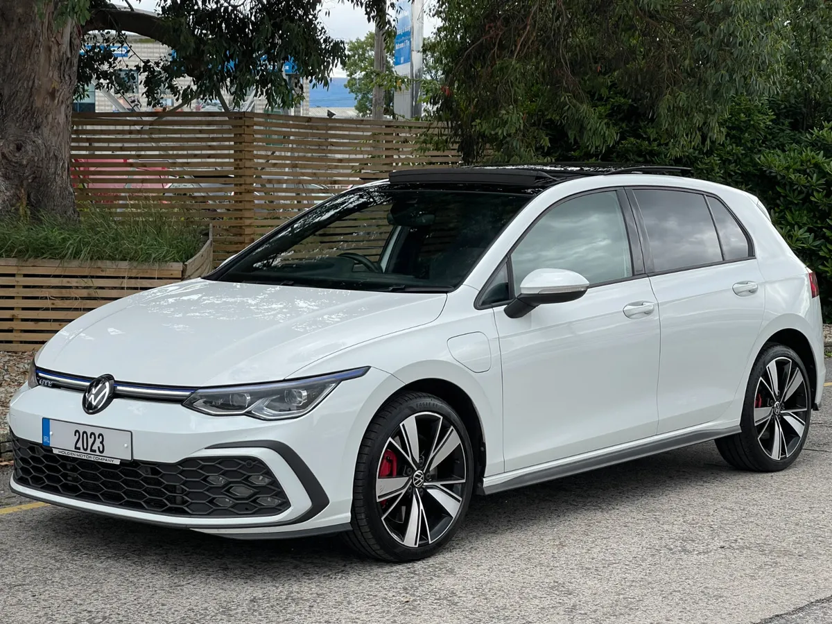 2023 Volkswagen Golf GTE.SUNROOF...HEAD UP DISPLAY - Image 3