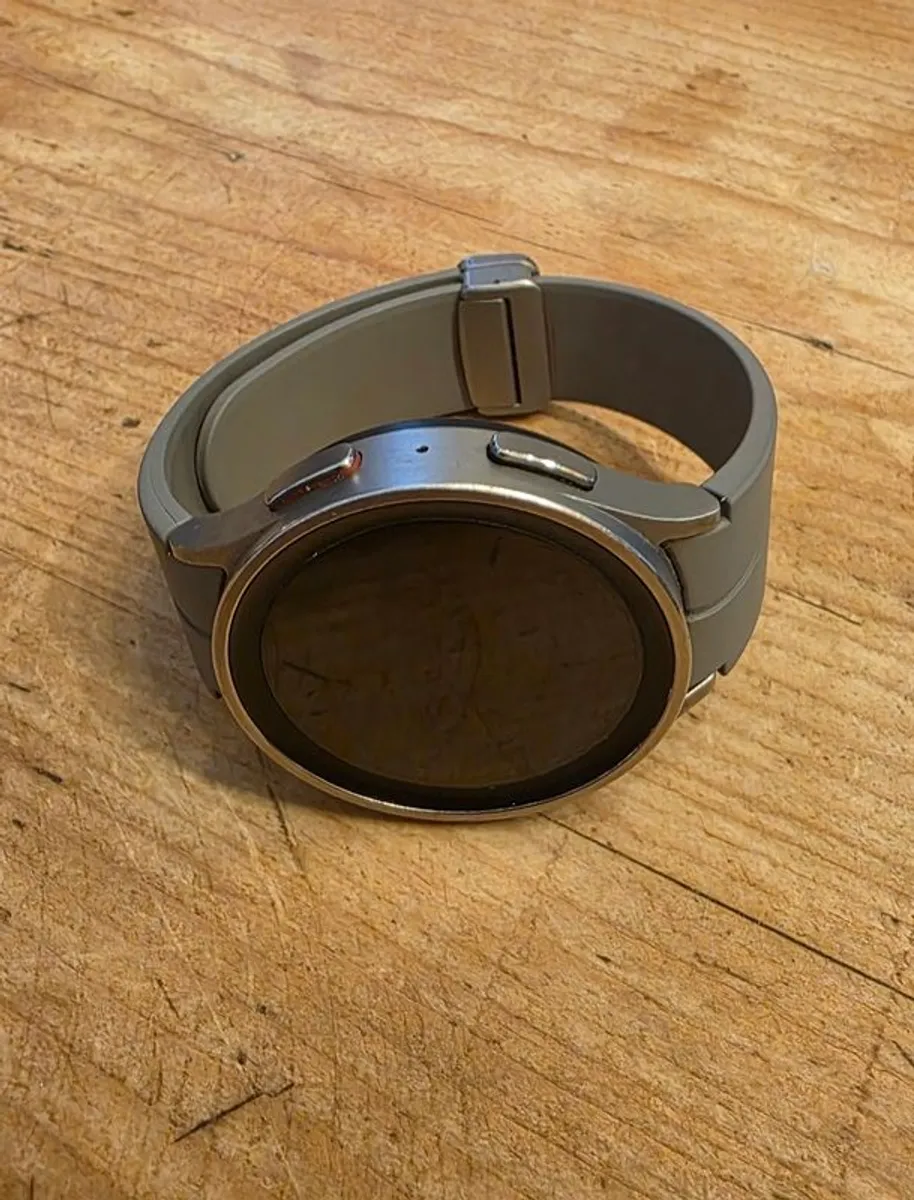 Galaxy Watch Pro 5 - Image 1