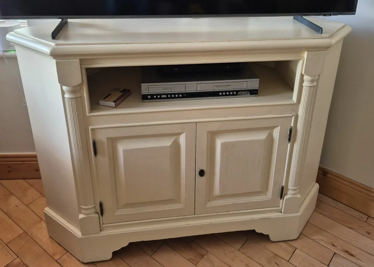 Corner Unit