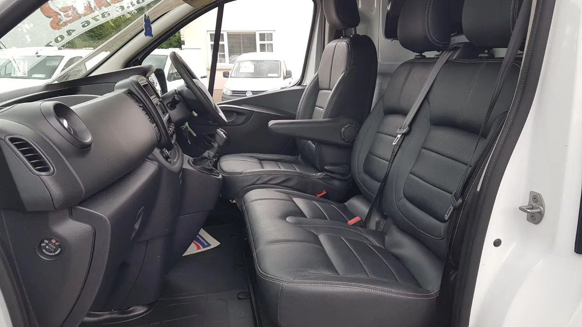 Renault Trafic 192D 55KM NEW MODEL 2.0LT VAT INVOI - Image 4
