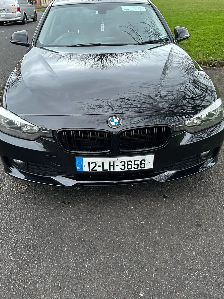 BMW 320D Luxury Edition - Image 1