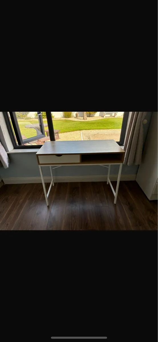 Desk - Image 4