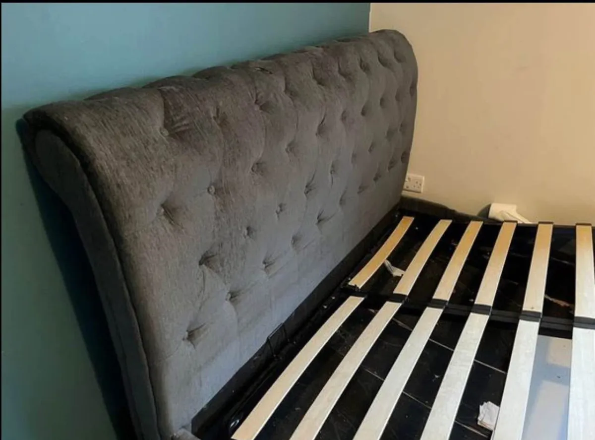 King bedframe - Image 3