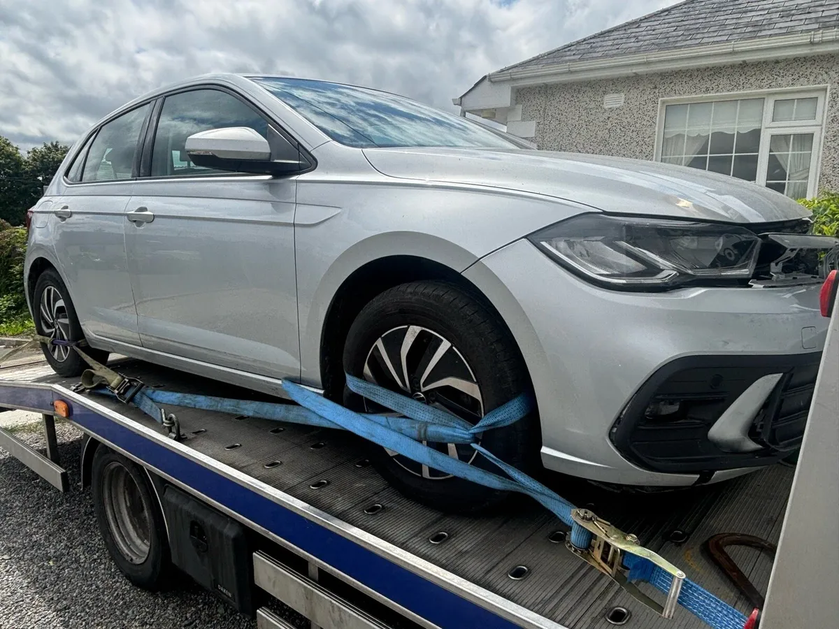 (242) Volkswagen Polo - Image 1