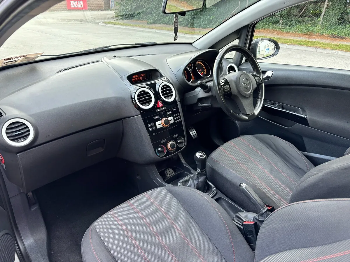 Opel Corsa 1.2 Special Edition NCT 08/2026 - Image 4