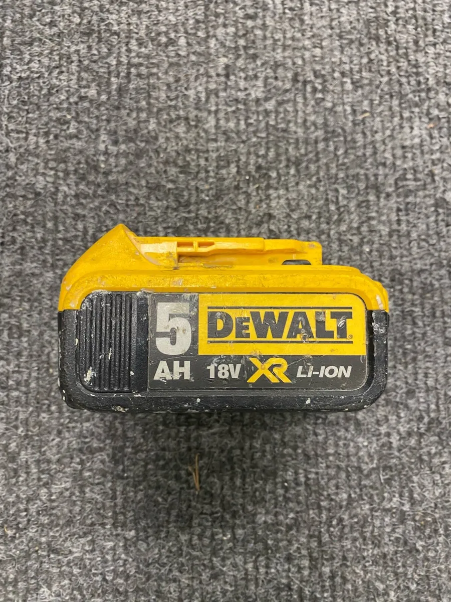 Dewalt 5AH Battery - Image 1