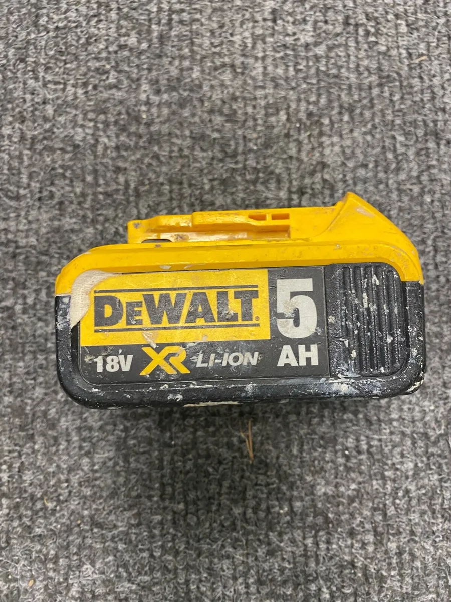 Dewalt 5AH Battery - Image 2