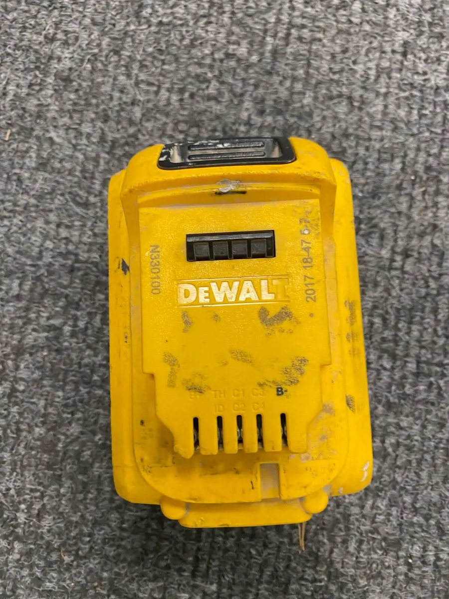 Dewalt 5AH Battery - Image 3