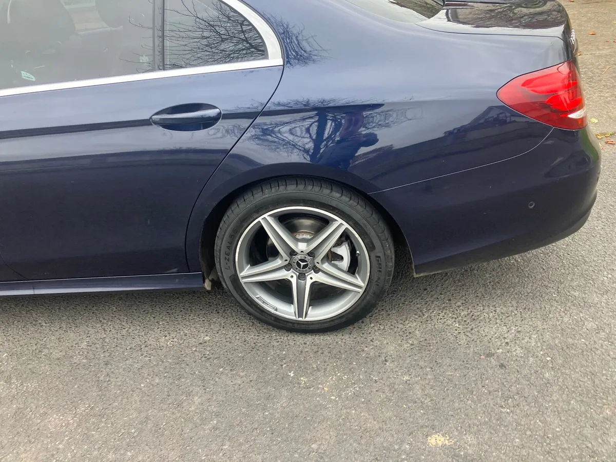 Mercedes-Benz E-Class 2019 - Image 2