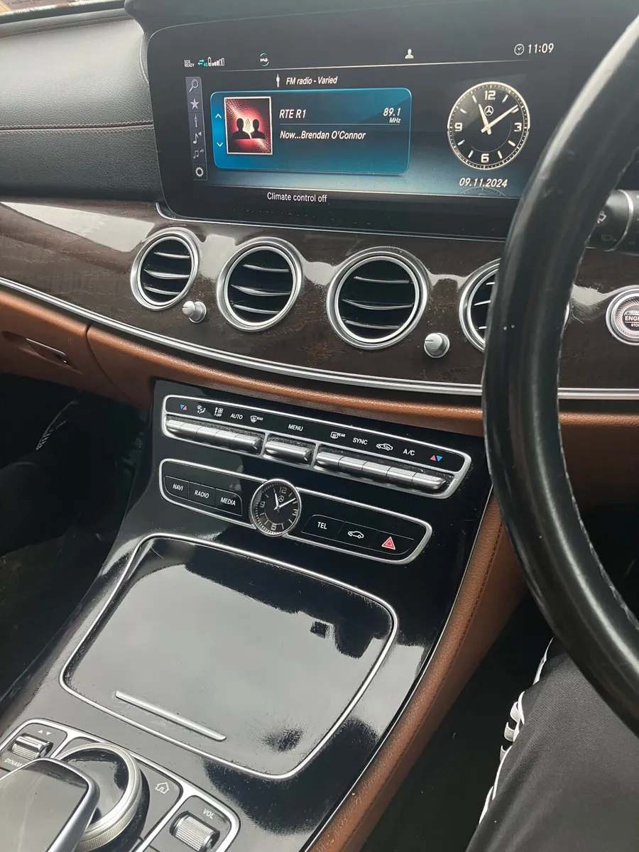 Mercedes-Benz E-Class 2019 - Image 3