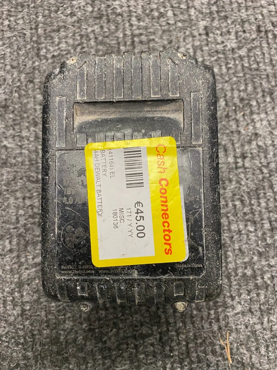 Dewalt Battery 4AH - Image 4