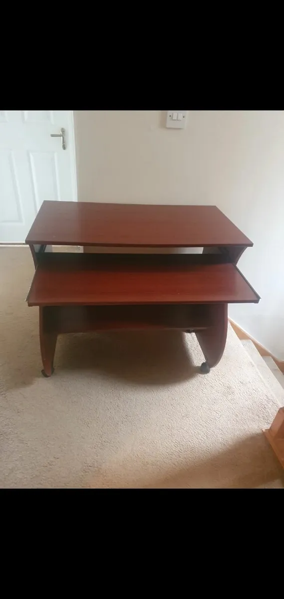 Computer desk - Image 2