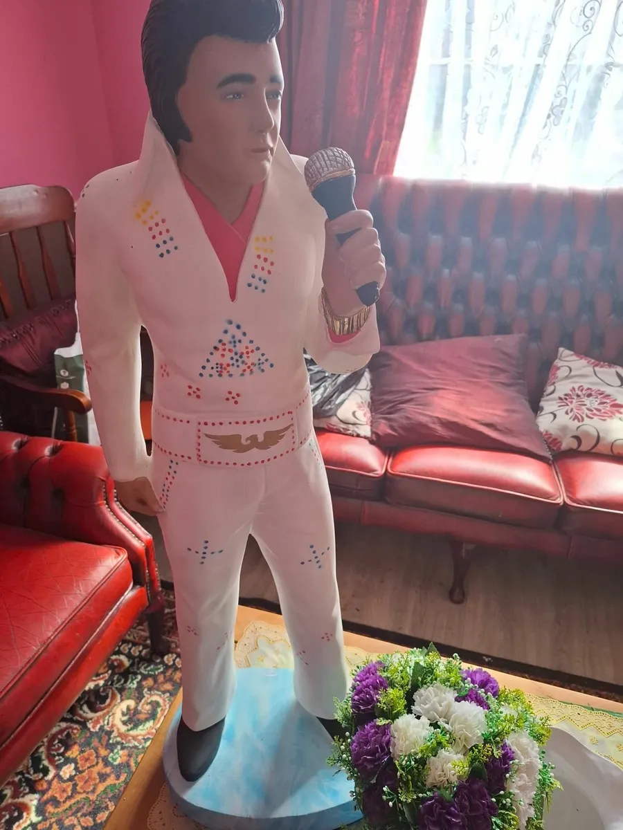 Elvis statue - Image 2