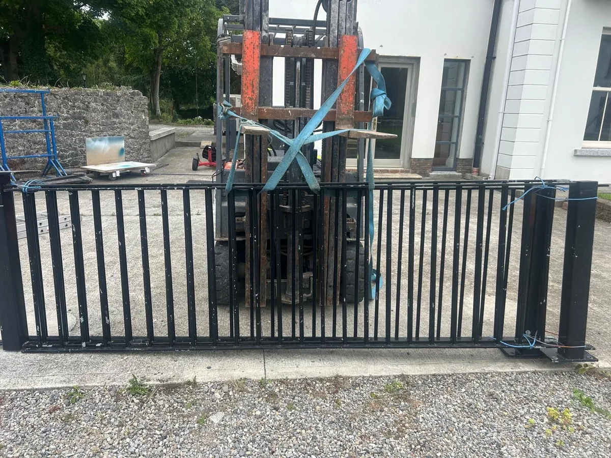 Heavy Duty Railing - Image 1