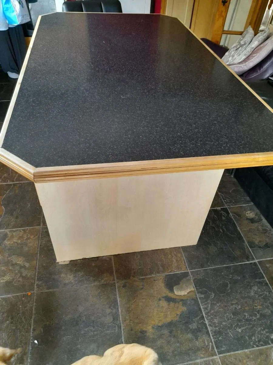 Kitchen island unit with 3 drawers - Image 1
