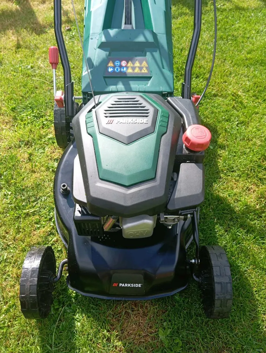 Petrol lawnmower - Image 1
