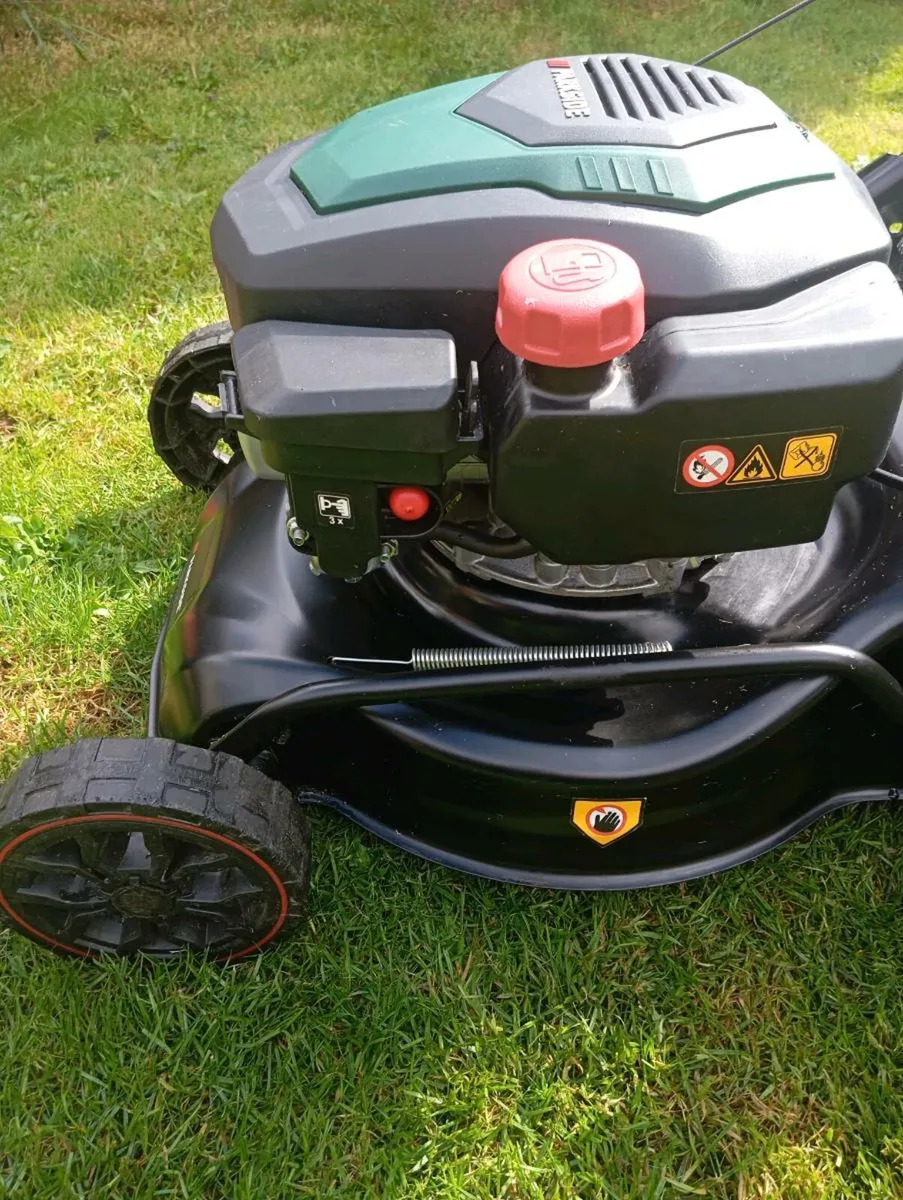 Petrol lawnmower - Image 3