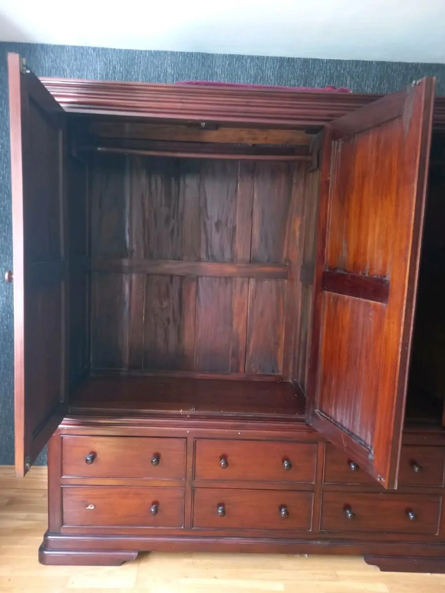 Rosewood solid mahogany treble wardrobe - Image 3