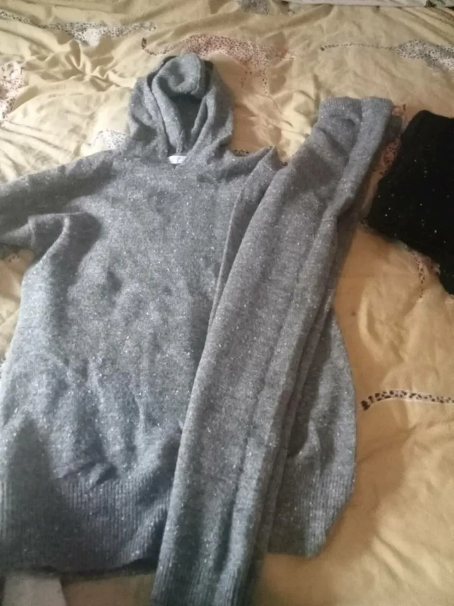 Ladies winter bundle size 8_10 boots size 5 - Image 2