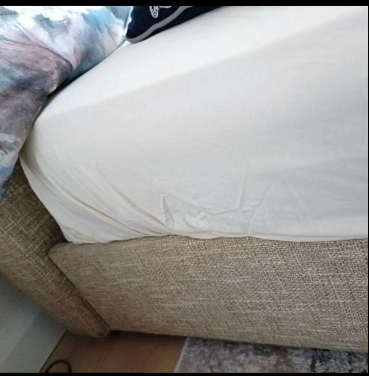 King size bed - Image 3