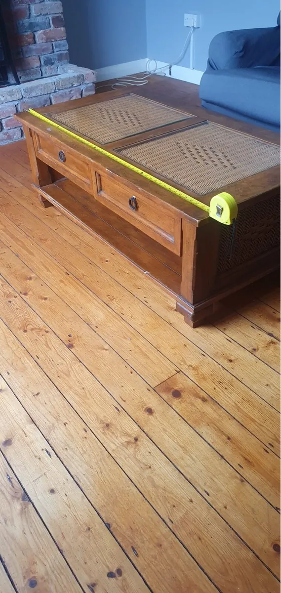 Wooden glass’s coffee table - Image 1