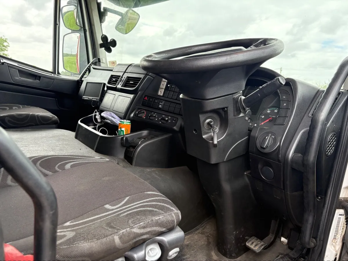 Iveco Stralis 2015 460hp plant lorry - Image 4