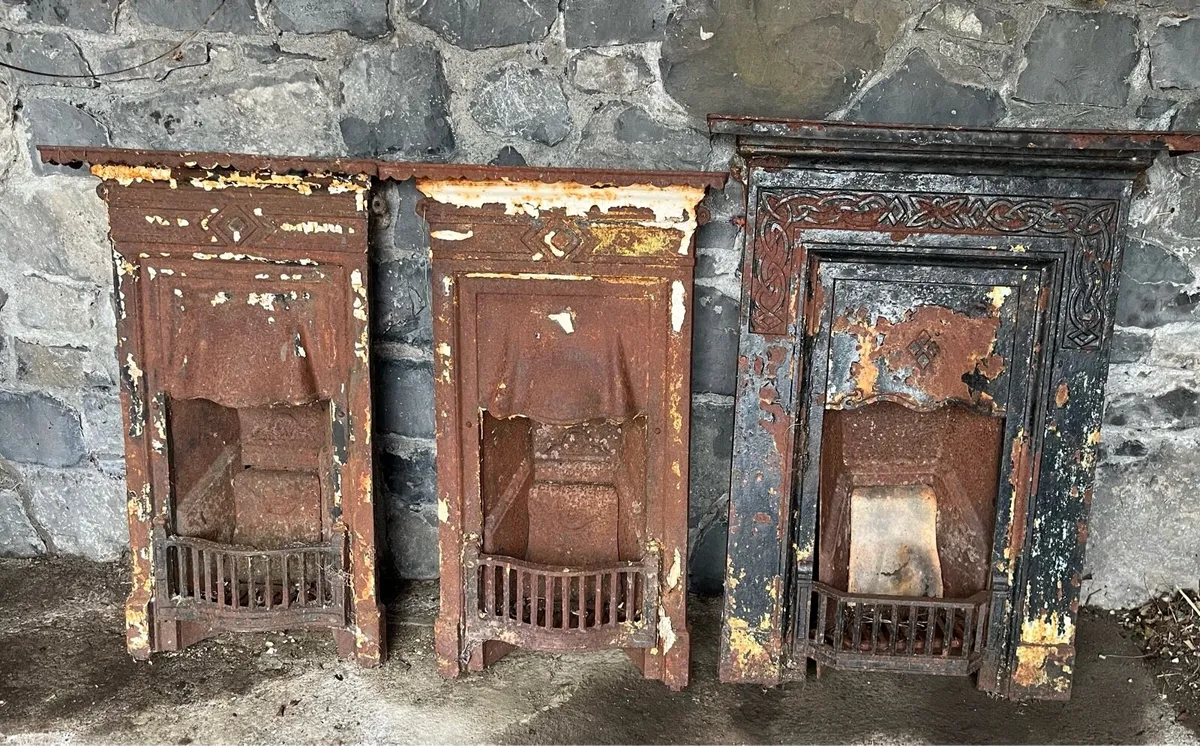 3 cast iron fireplaces - Image 1