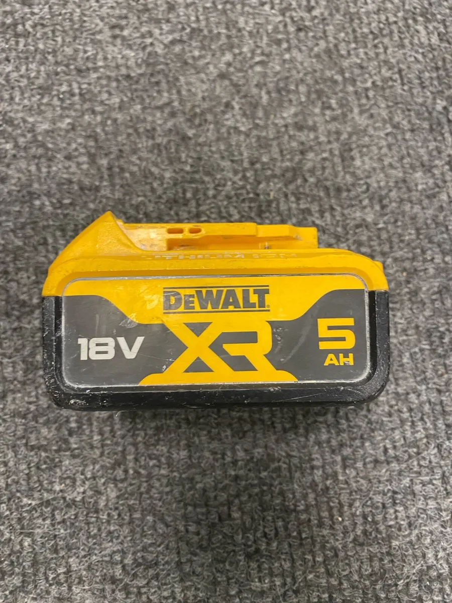 Dewalt 5AH Battery - Image 1