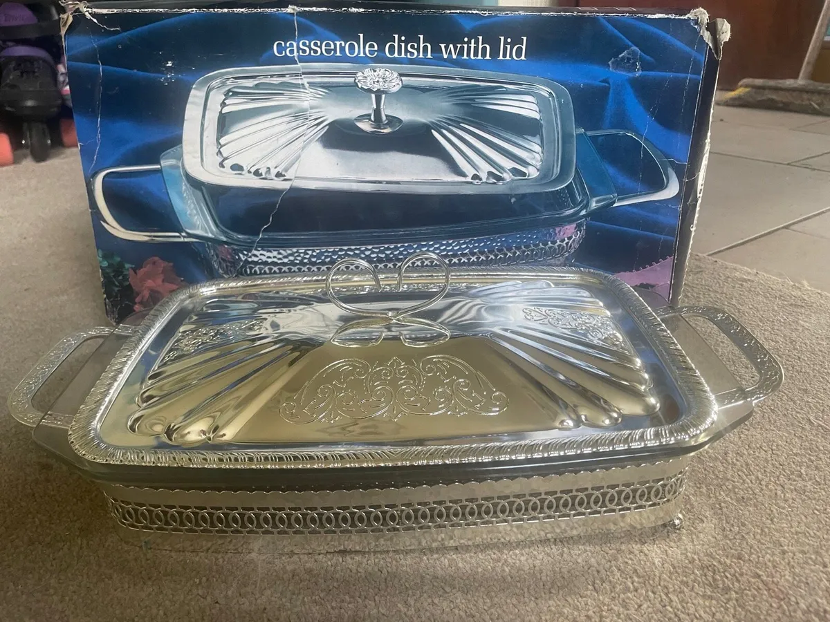 Casserole dish with lid vintage - Image 1