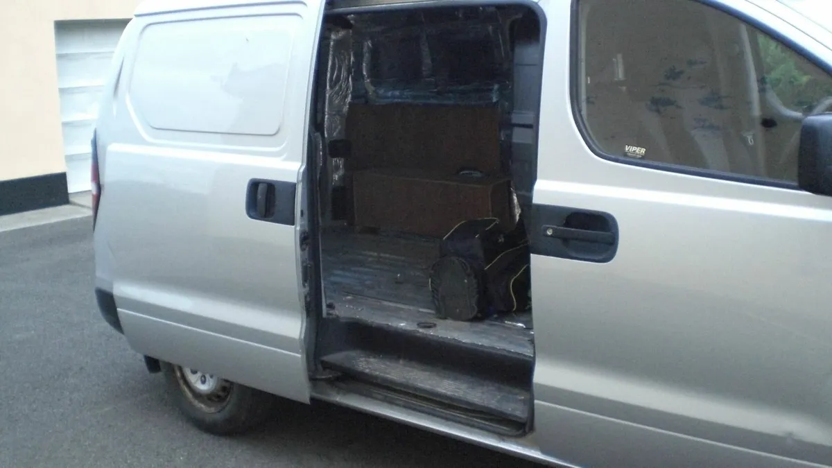 Hyundai H1 2011 - Image 2