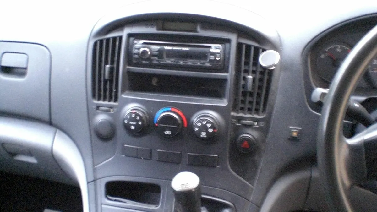 Hyundai H1 2011 - Image 4