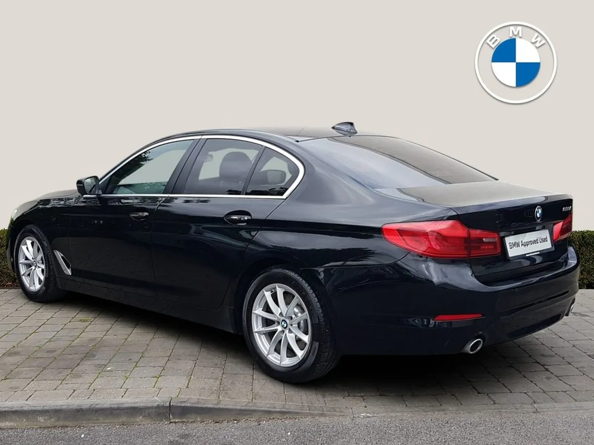 BMW 5 Series 520d SE - Image 2