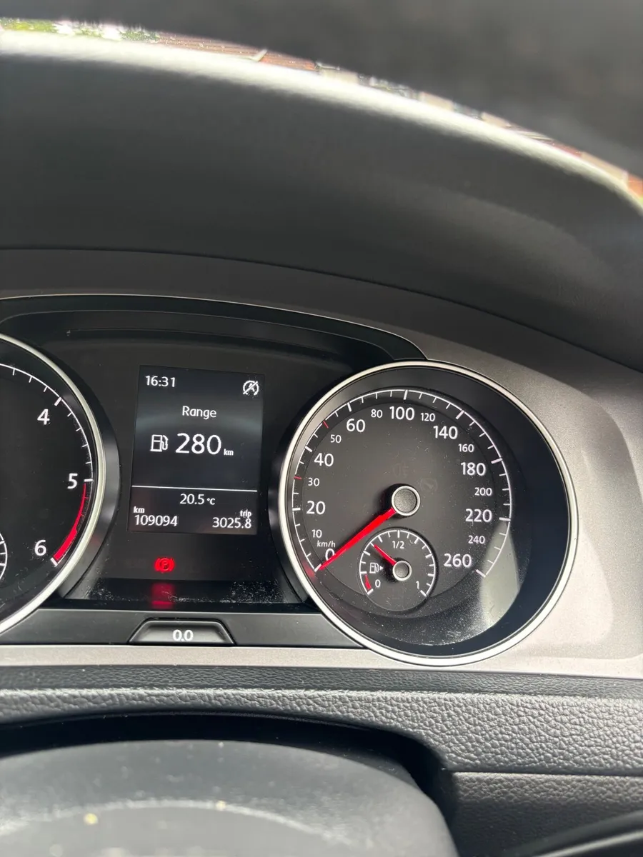 VW Golf 2016  Diesel 1.6 NCT June 26 - Image 3