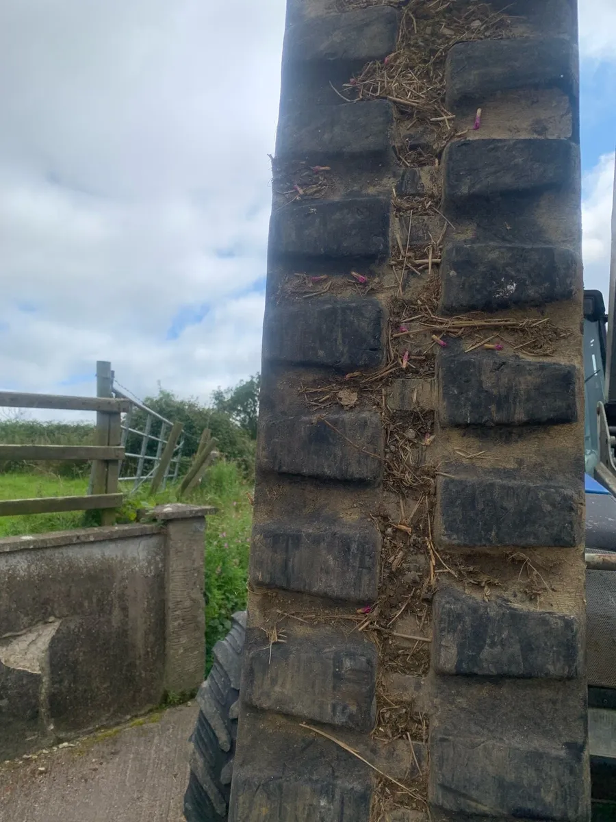 Track for digger - Image 1