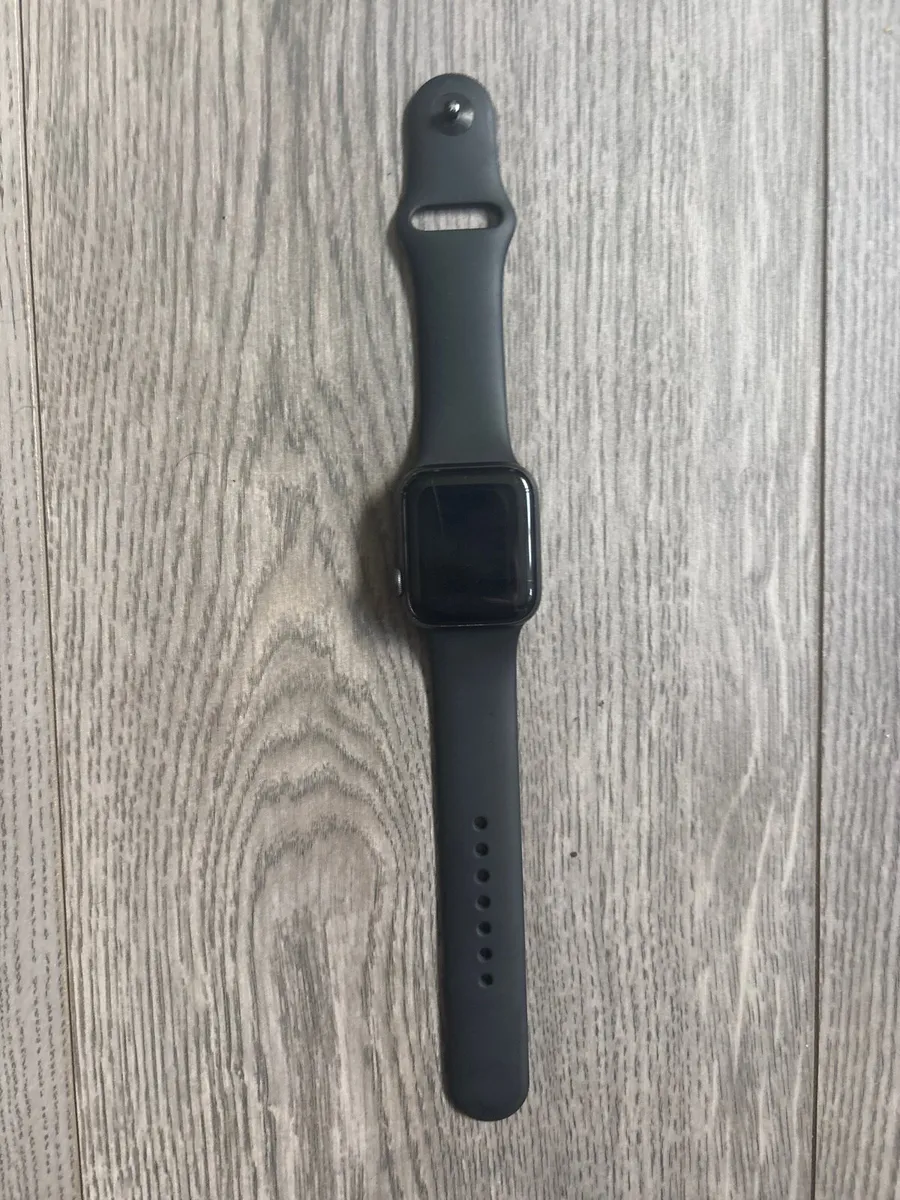 Apple Watch Series 6 40mm - Image 1