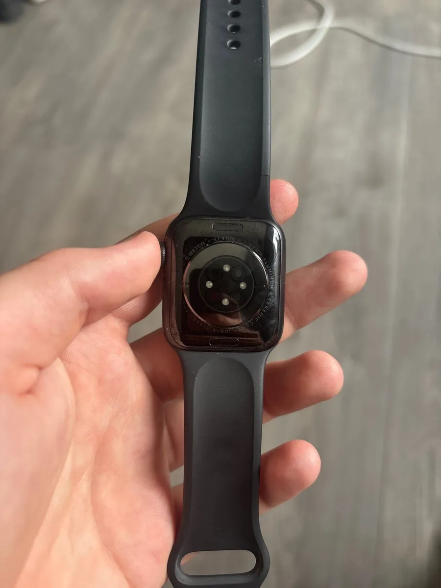 Apple Watch Series 6 40mm - Image 4