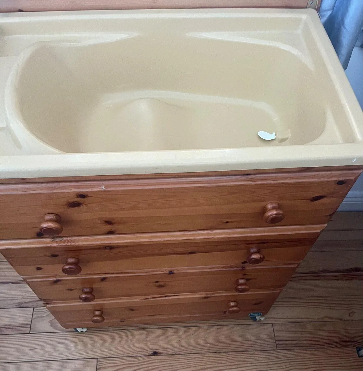 Baby changing unit - Image 2