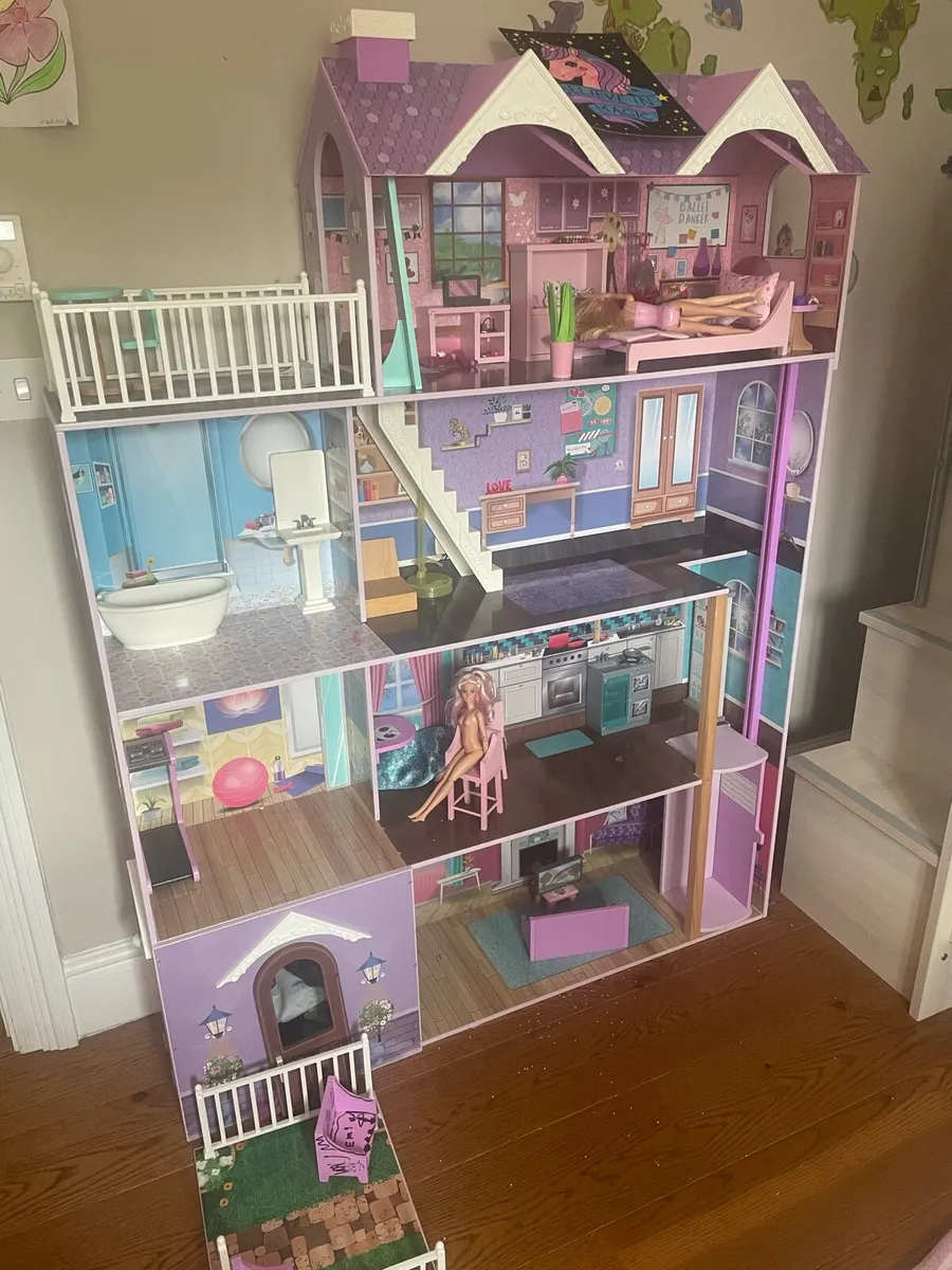 Barbie large doll house