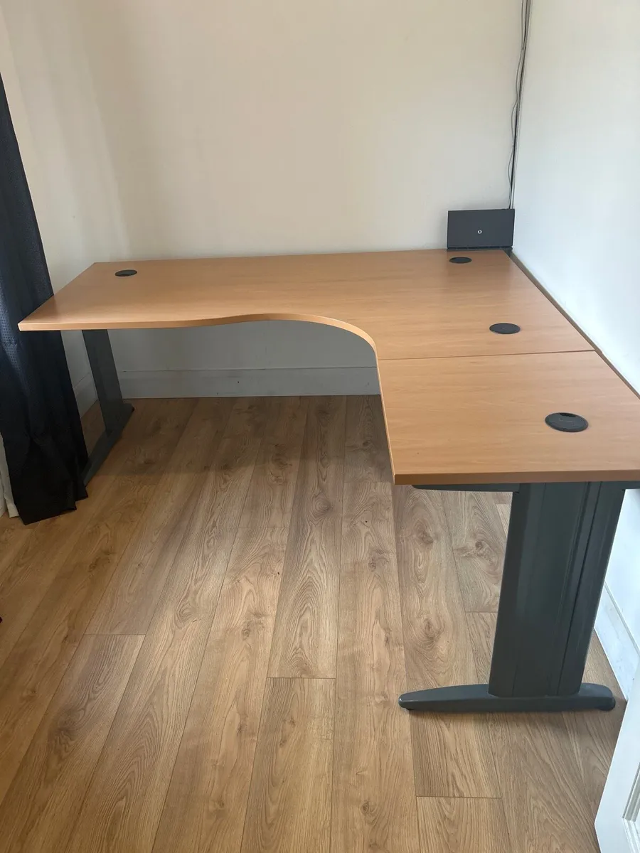 Office Desk - Image 1
