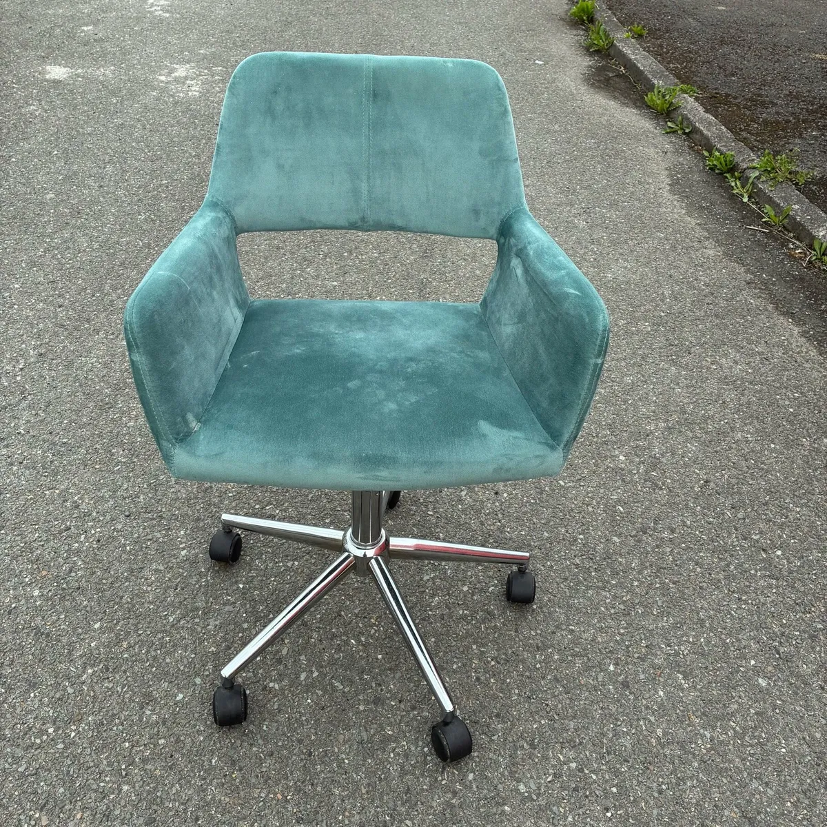 Velvet office / desk chair - Image 2