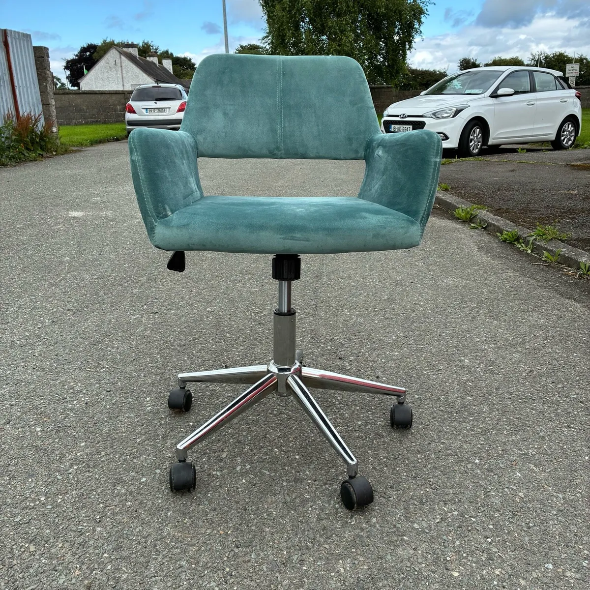 Velvet office / desk chair - Image 3